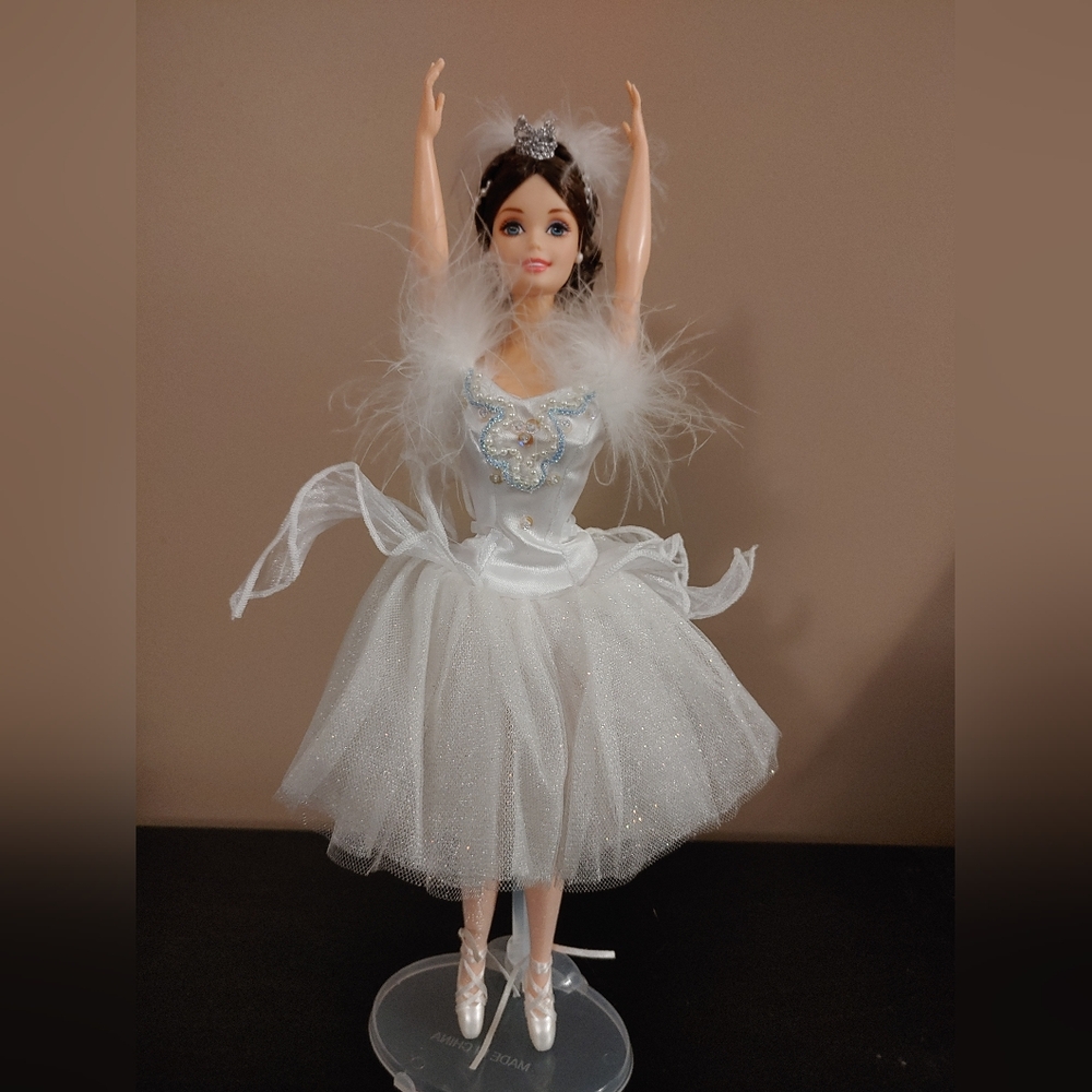 Barbie Swan Queen